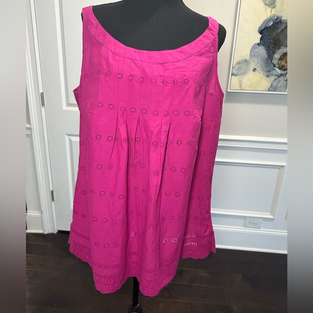 Avenue Pink Eyelet Butterfly Crochet Back Sleeveless Top NWT – Size 14/16